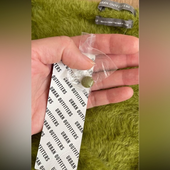 Brand new with tag! Urban outffiter moss short sweater - Picture 5 of 8